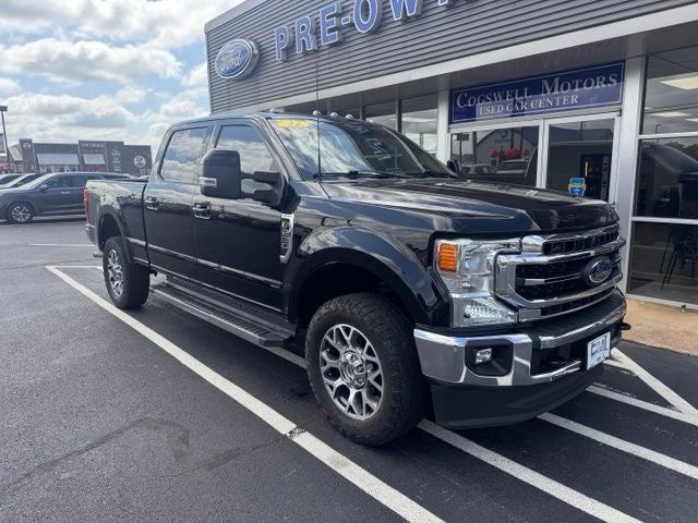 2022 Ford F-250SD Lariat in Black Metallic — front three-quarter view